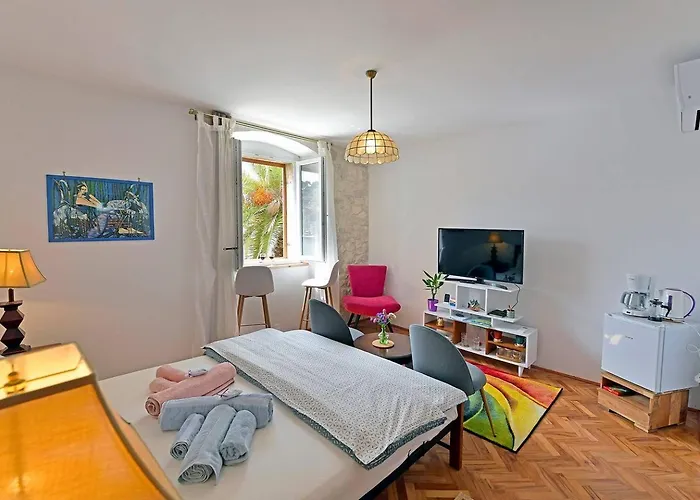 Apartment Harmony With A Magical Seaview *