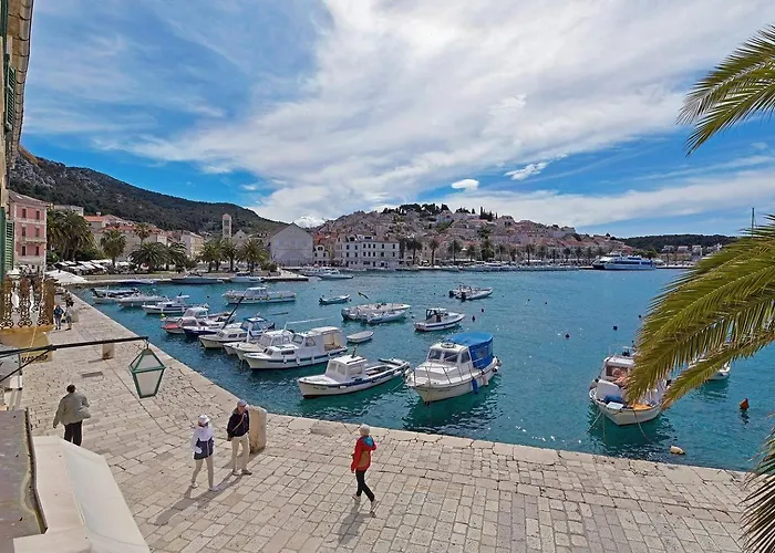 Apartment Harmony With A Magical Seaview